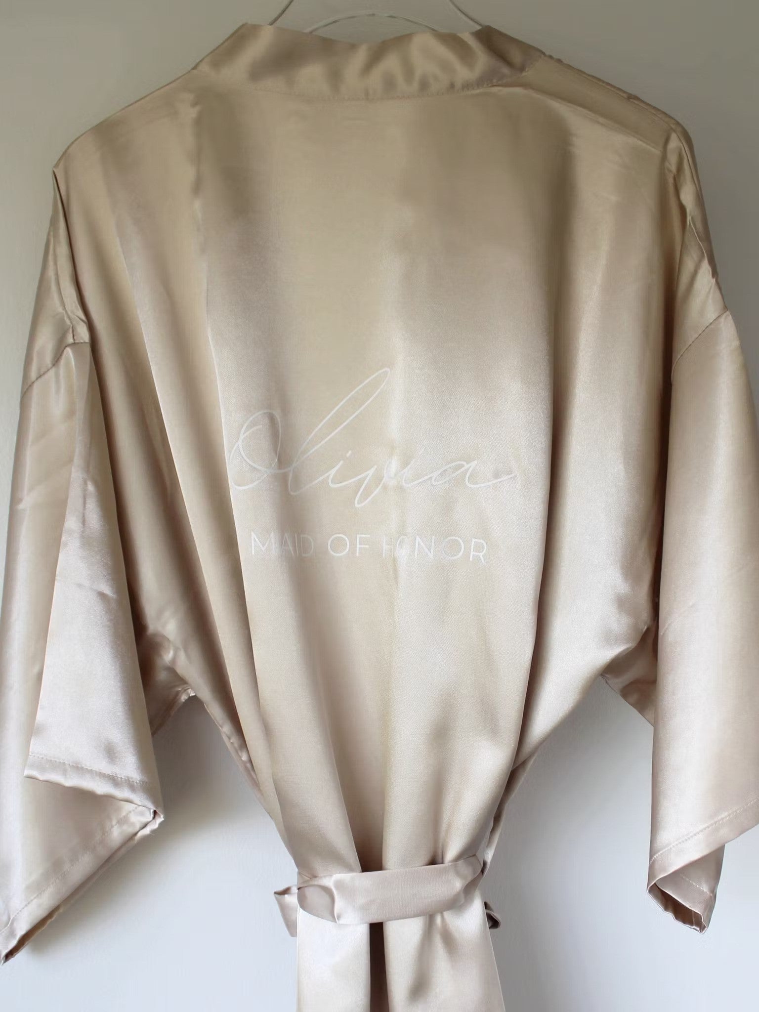 Personlig morgonrock i exklusiv satin med tryck