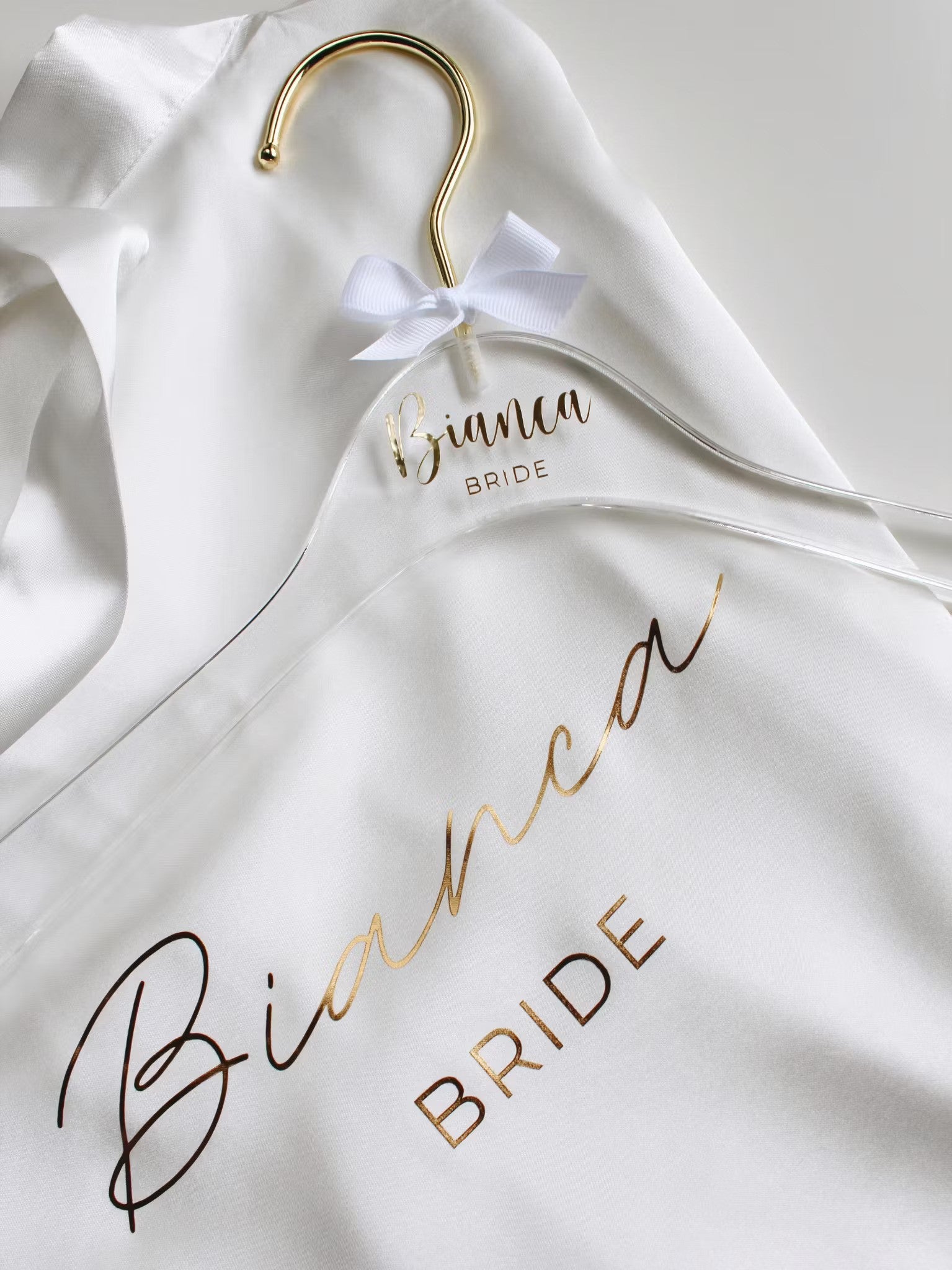 Personlig morgonrock i exklusiv satin med tryck